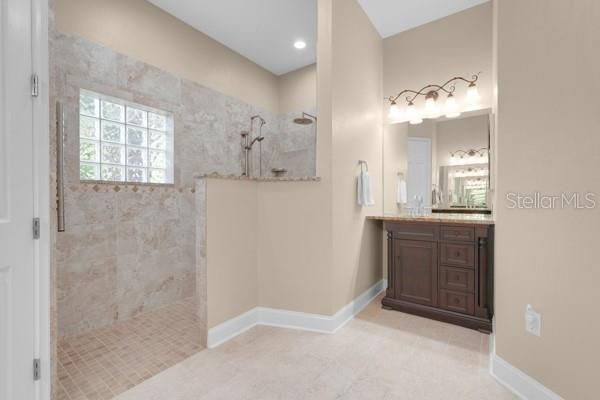 For Sale: $599,000 (3 beds, 3 baths, 2405 Square Feet)