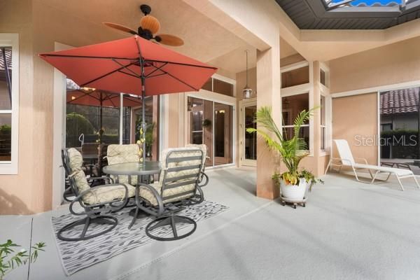 For Sale: $599,000 (3 beds, 3 baths, 2405 Square Feet)