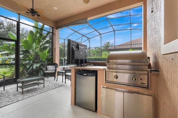 For Sale: $599,000 (3 beds, 3 baths, 2405 Square Feet)