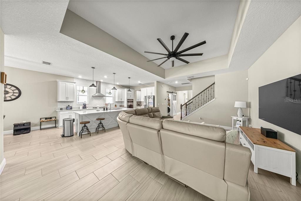 En Venta: $724,900 (5 camas, 4 baños, 3283 Pies cuadrados)