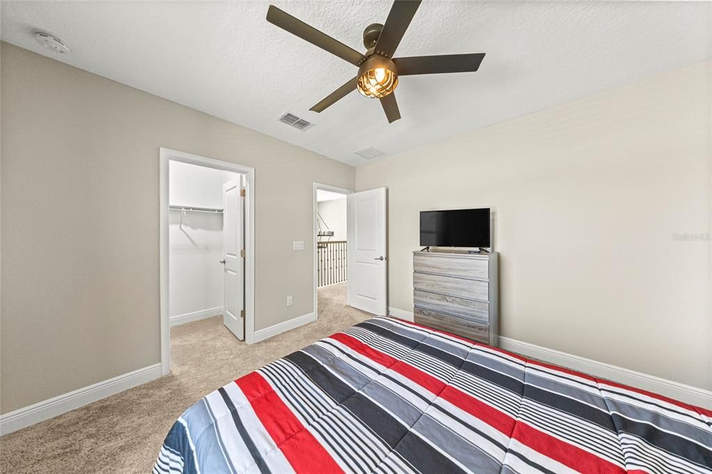 En Venta: $724,900 (5 camas, 4 baños, 3283 Pies cuadrados)