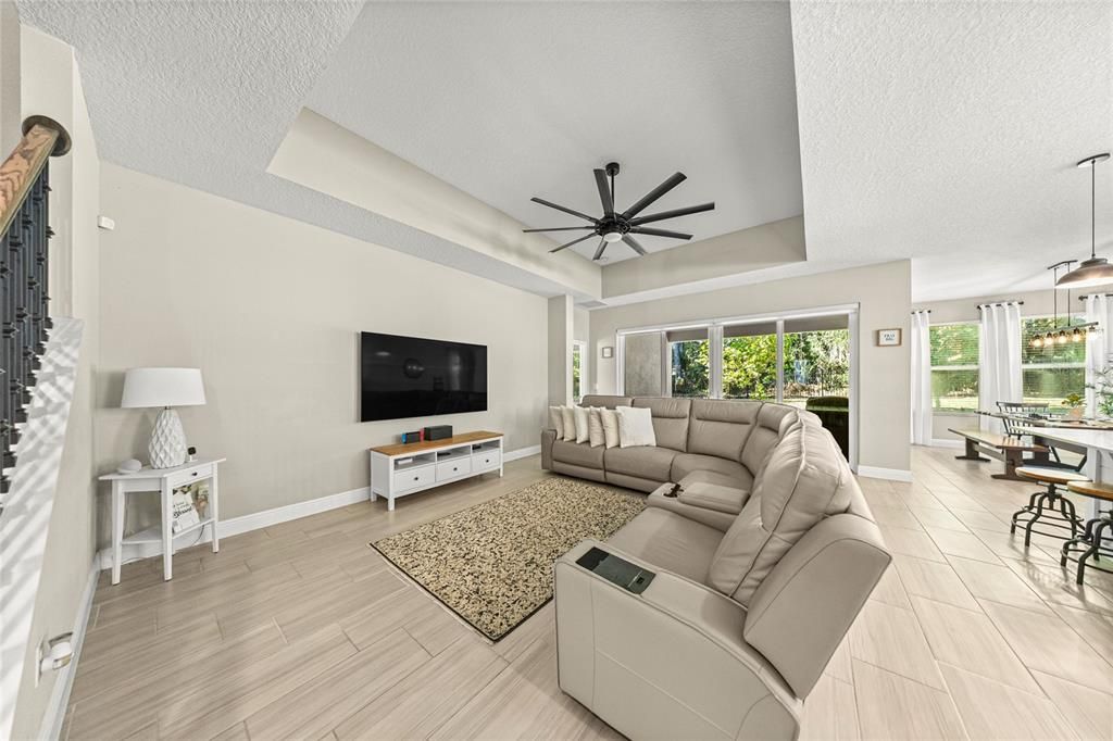 En Venta: $724,900 (5 camas, 4 baños, 3283 Pies cuadrados)