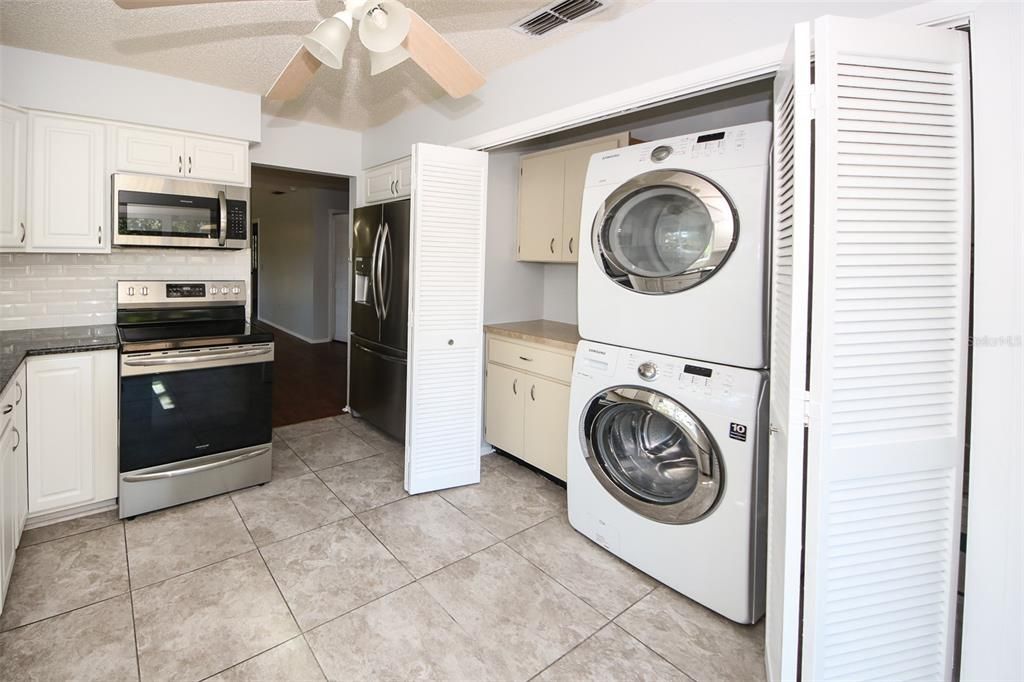 For Sale: $144,000 (2 beds, 2 baths, 1144 Square Feet)