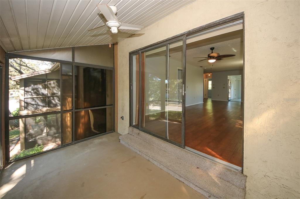 For Sale: $144,000 (2 beds, 2 baths, 1144 Square Feet)