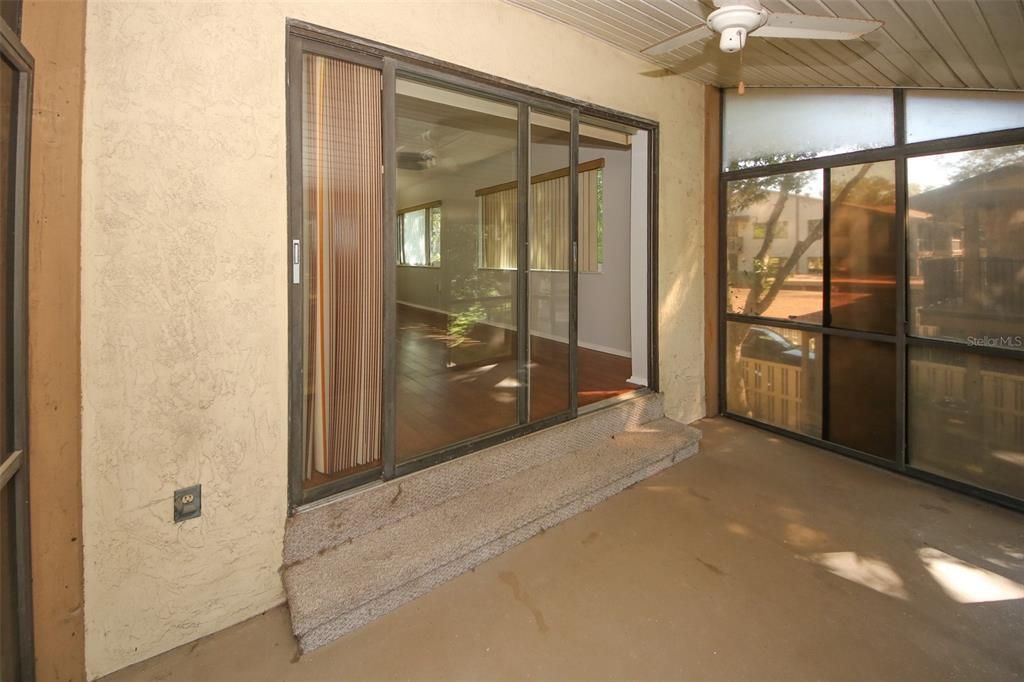 For Sale: $144,000 (2 beds, 2 baths, 1144 Square Feet)