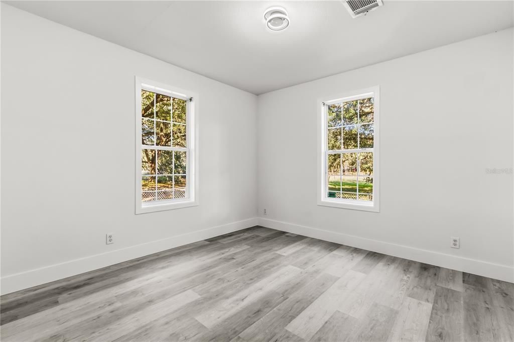 待售: $239,900 (4 贝兹, 2 浴室, 1440 平方英尺)