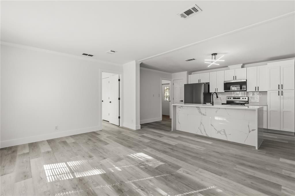 待售: $239,900 (4 贝兹, 2 浴室, 1440 平方英尺)