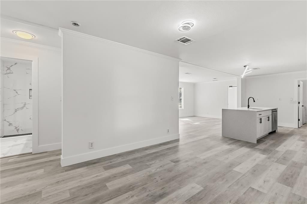 待售: $239,900 (4 贝兹, 2 浴室, 1440 平方英尺)