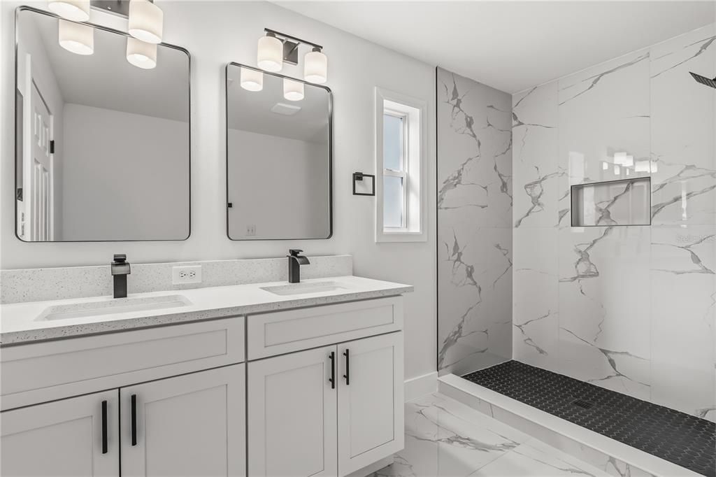 待售: $239,900 (4 贝兹, 2 浴室, 1440 平方英尺)