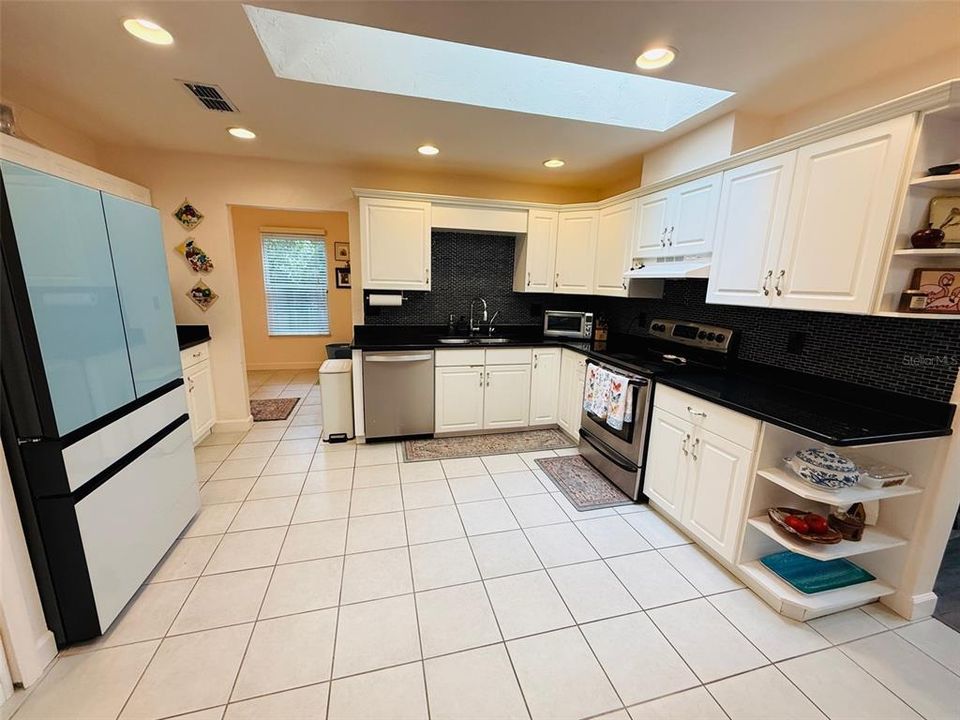 待售: $360,000 (3 贝兹, 2 浴室, 1422 平方英尺)