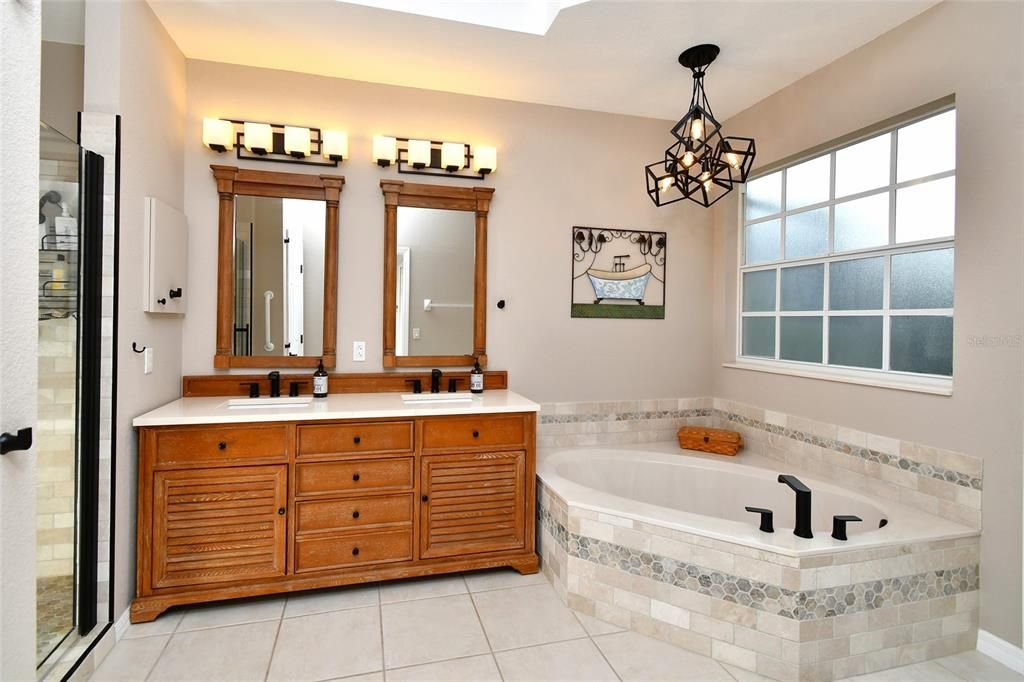 На продажу: $689,000 (3 спален, 3 ванн, 2387 Квадратных фут)