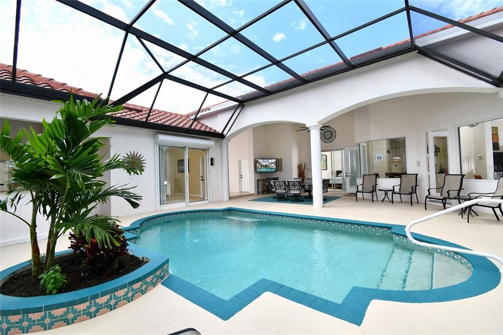 На продажу: $689,000 (3 спален, 3 ванн, 2387 Квадратных фут)