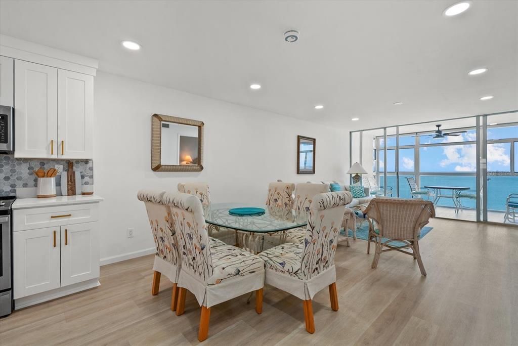 出租: $6,500 (2 贝兹, 2 浴室, 1340 平方英尺)