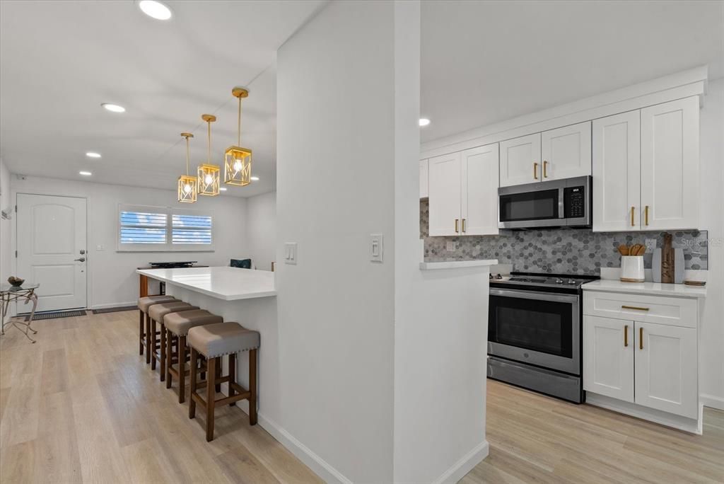 出租: $6,500 (2 贝兹, 2 浴室, 1340 平方英尺)