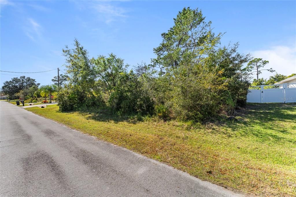 Activo con contrato: $70,000 (0.23 acres)