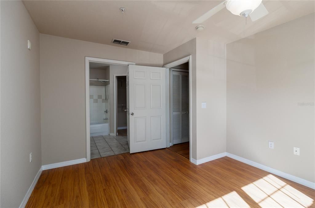 For Rent: $1,700 (2 beds, 2 baths, 1141 Square Feet)