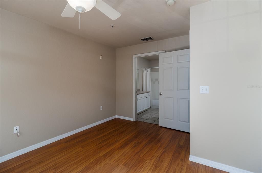 For Rent: $1,700 (2 beds, 2 baths, 1141 Square Feet)