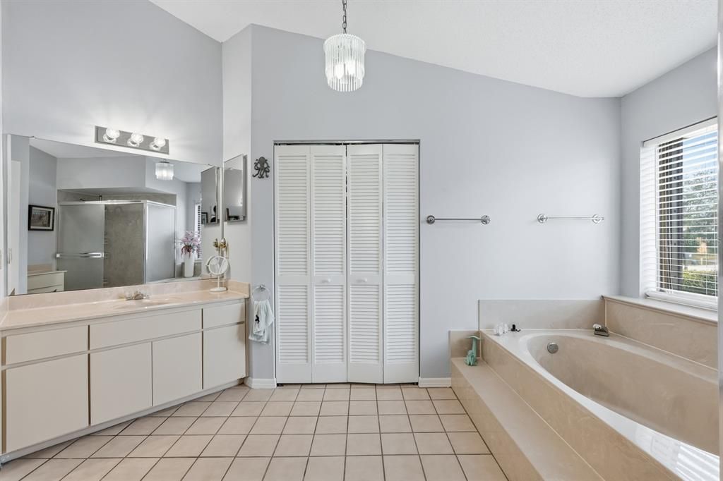 For Sale: $539,000 (3 beds, 2 baths, 2176 Square Feet)