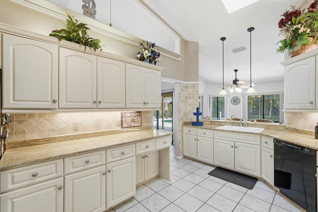 For Sale: $539,000 (3 beds, 2 baths, 2176 Square Feet)