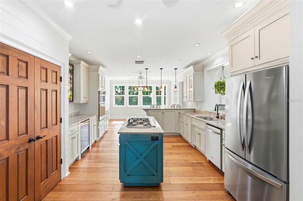 For Sale: $1,480,000 (4 beds, 4 baths, 4066 Square Feet)