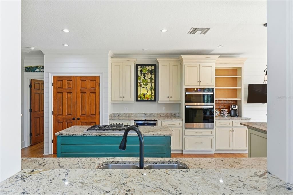 For Sale: $1,480,000 (4 beds, 4 baths, 4066 Square Feet)