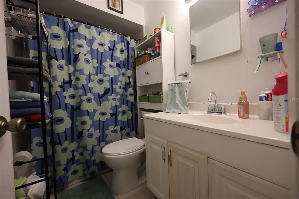 На продажу: $395,000 (4 спален, 0 ванн, 1592 Квадратных фут)