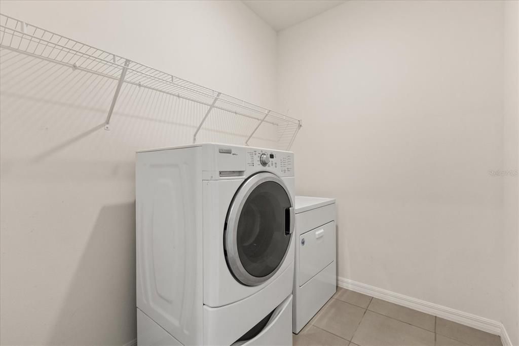 For Sale: $325,000 (3 beds, 2 baths, 1810 Square Feet)