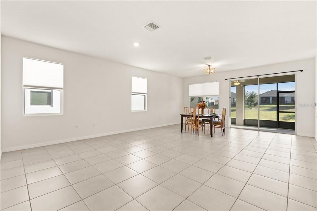 For Sale: $325,000 (3 beds, 2 baths, 1810 Square Feet)