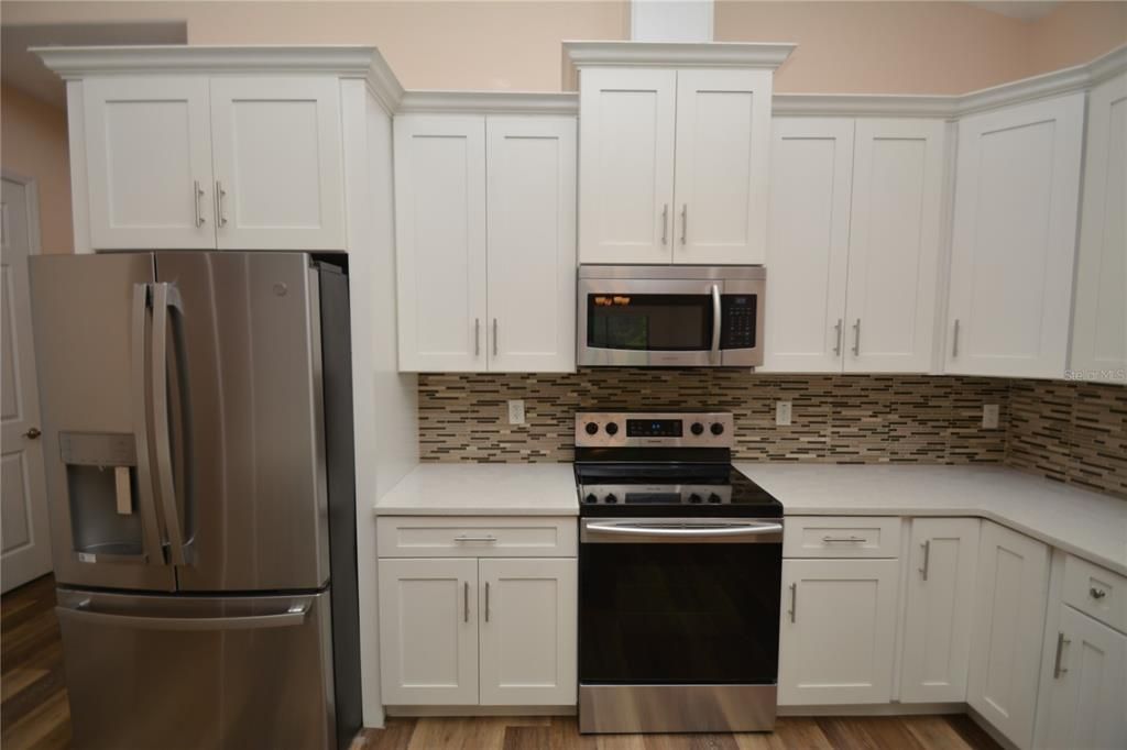 Activo con contrato: $289,000 (3 camas, 2 baños, 1750 Pies cuadrados)