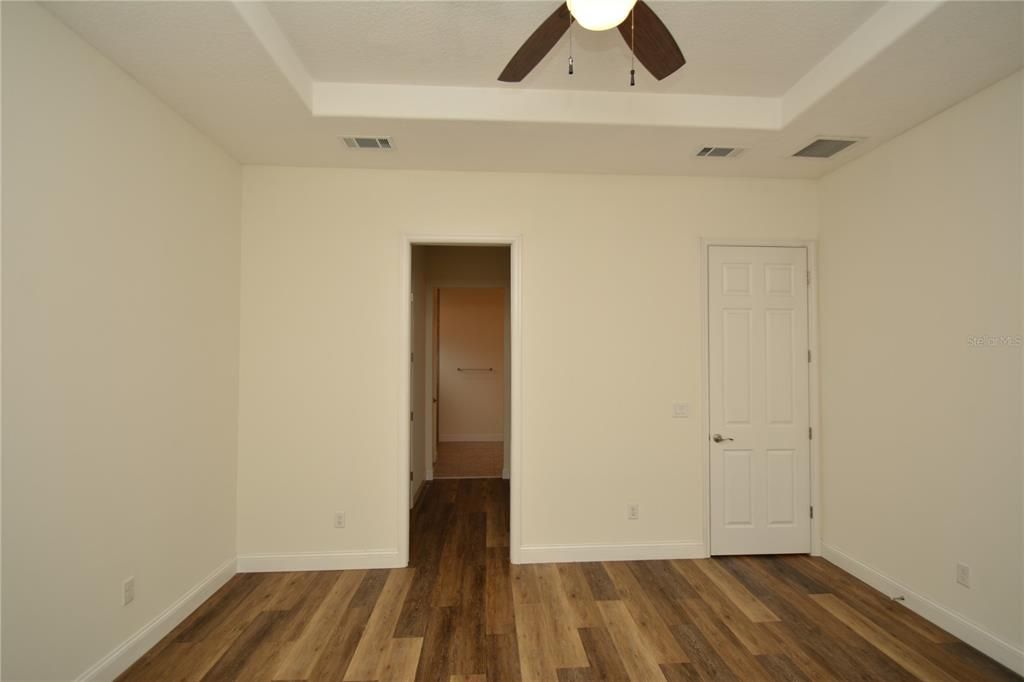 Activo con contrato: $289,000 (3 camas, 2 baños, 1750 Pies cuadrados)