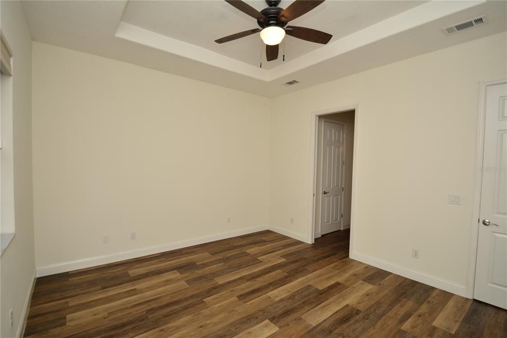 Activo con contrato: $289,000 (3 camas, 2 baños, 1750 Pies cuadrados)