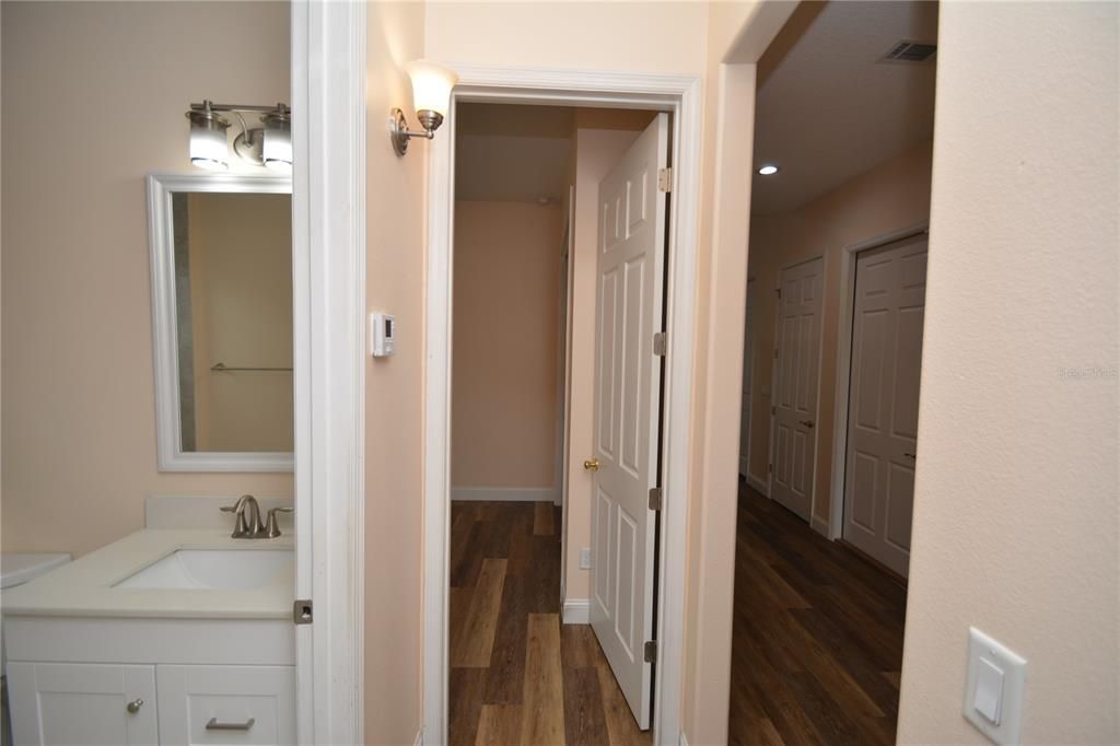 Activo con contrato: $289,000 (3 camas, 2 baños, 1750 Pies cuadrados)