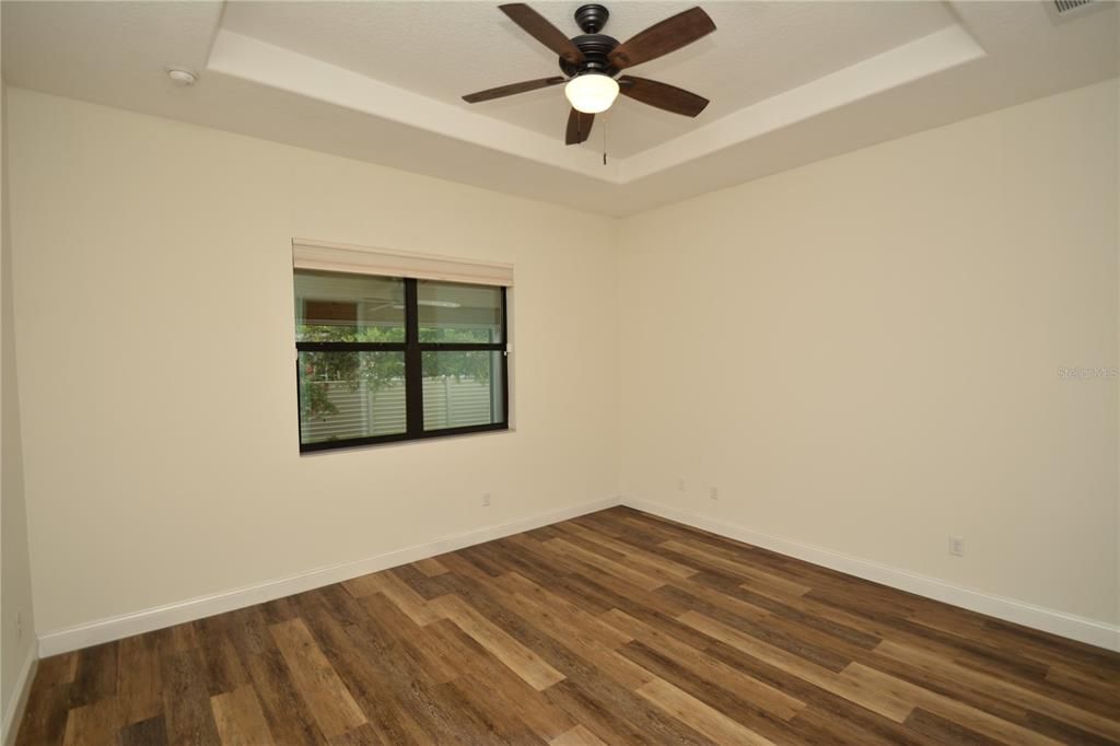 Activo con contrato: $289,000 (3 camas, 2 baños, 1750 Pies cuadrados)