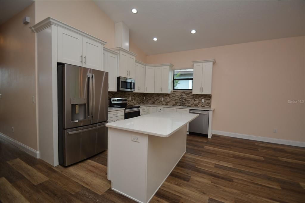 Activo con contrato: $289,000 (3 camas, 2 baños, 1750 Pies cuadrados)