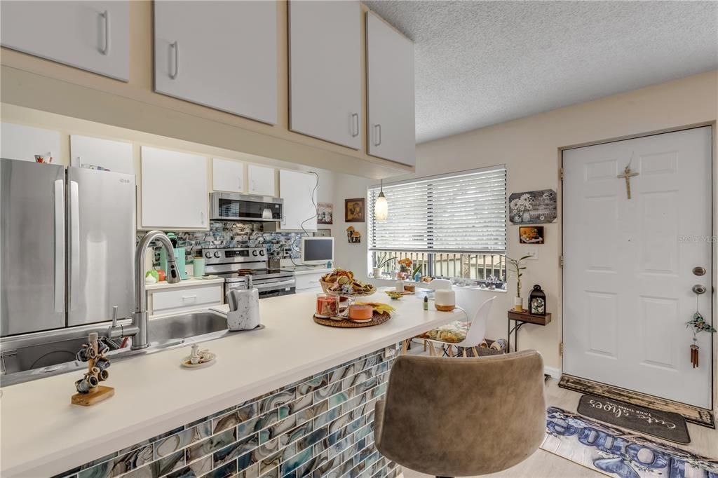 For Sale: $155,000 (2 beds, 2 baths, 864 Square Feet)