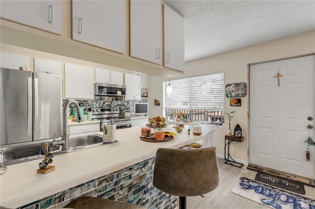 For Sale: $155,000 (2 beds, 2 baths, 864 Square Feet)