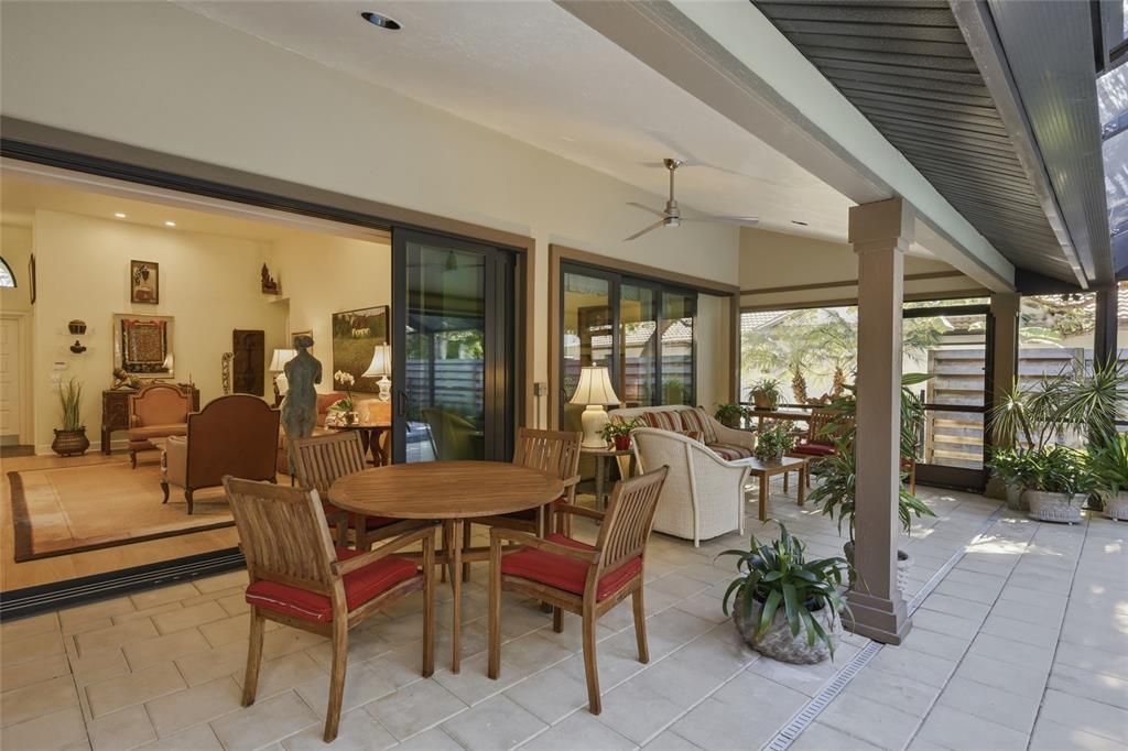 En Venta: $1,600,000 (4 camas, 3 baños, 3017 Pies cuadrados)