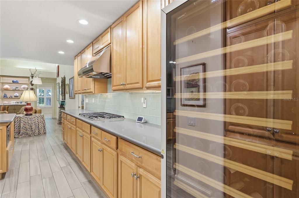 En Venta: $1,600,000 (4 camas, 3 baños, 3017 Pies cuadrados)