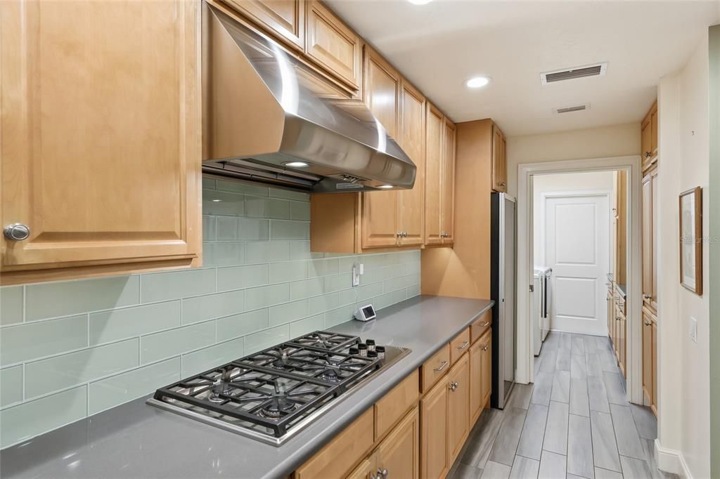 En Venta: $1,600,000 (4 camas, 3 baños, 3017 Pies cuadrados)