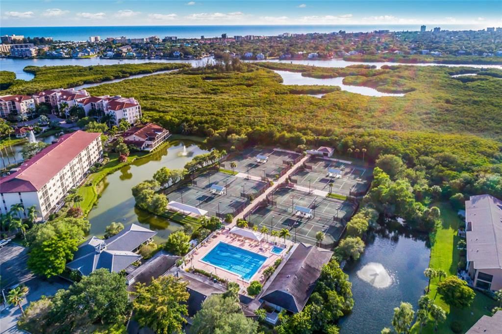 En Venta: $1,600,000 (4 camas, 3 baños, 3017 Pies cuadrados)