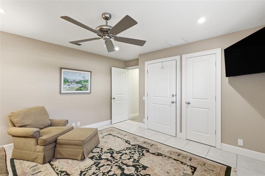 En Venta: $1,600,000 (4 camas, 3 baños, 3017 Pies cuadrados)