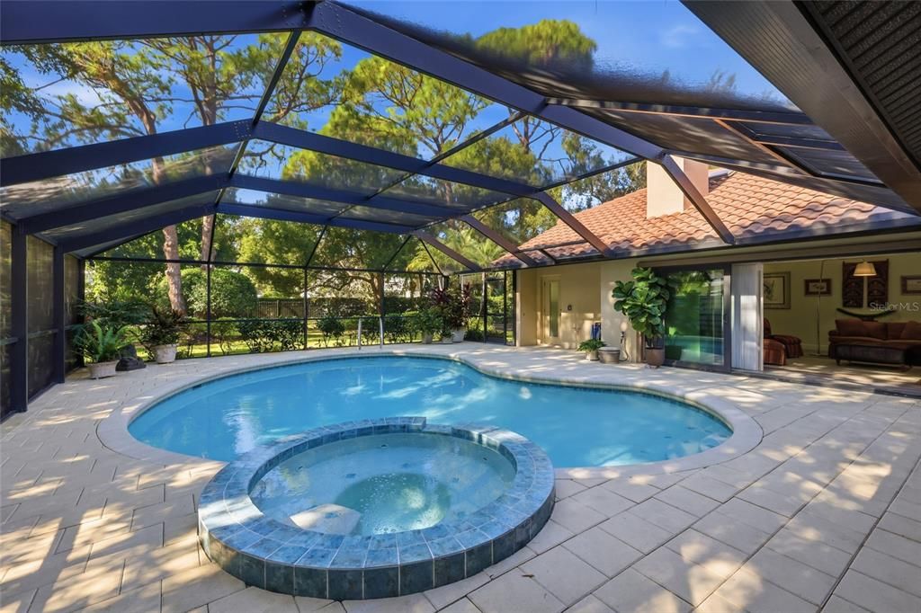 En Venta: $1,600,000 (4 camas, 3 baños, 3017 Pies cuadrados)