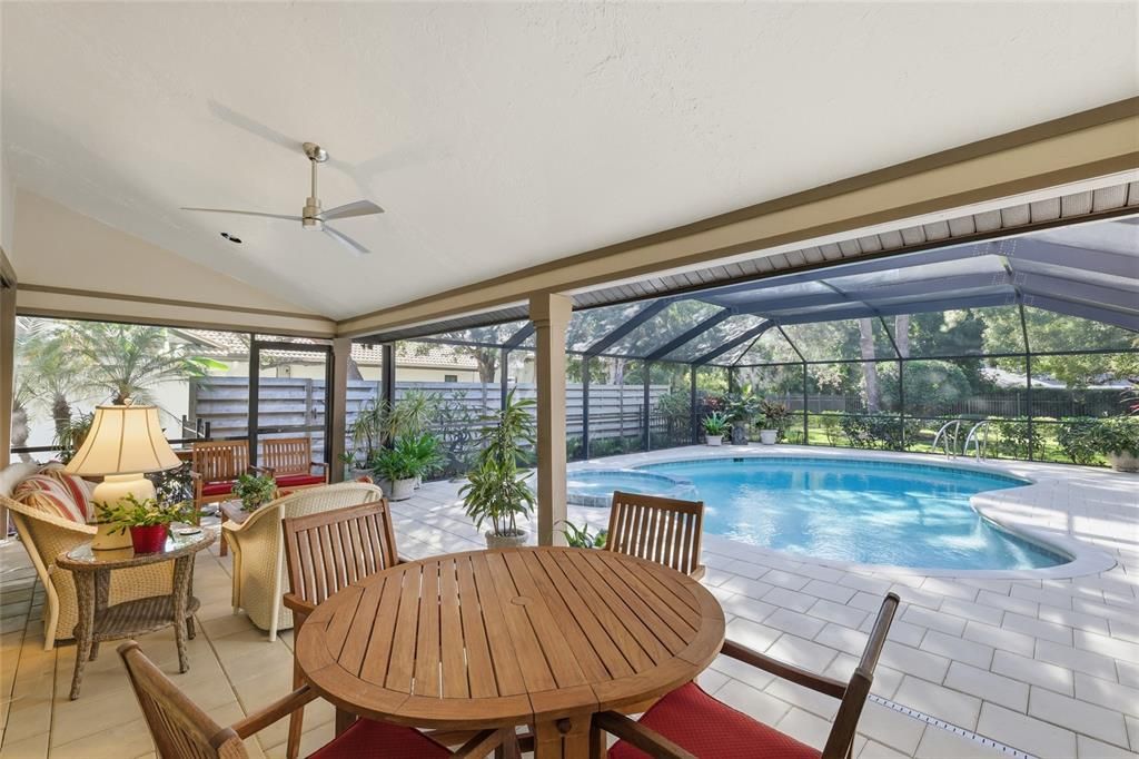 En Venta: $1,600,000 (4 camas, 3 baños, 3017 Pies cuadrados)