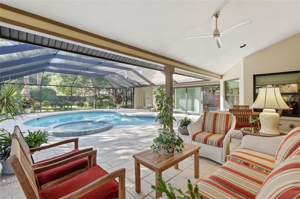 En Venta: $1,600,000 (4 camas, 3 baños, 3017 Pies cuadrados)