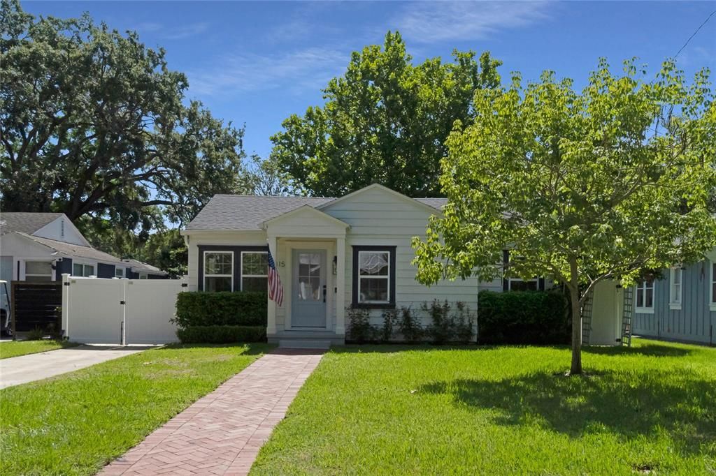 Active With Contract: $550,000 (3 beds, 2 baths, 1511 Square Feet)