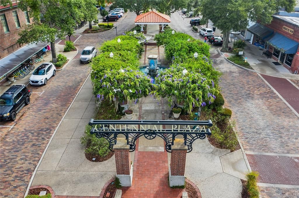 Active With Contract: $550,000 (3 beds, 2 baths, 1511 Square Feet)