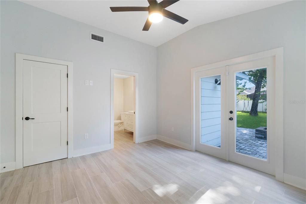 Active With Contract: $550,000 (3 beds, 2 baths, 1511 Square Feet)