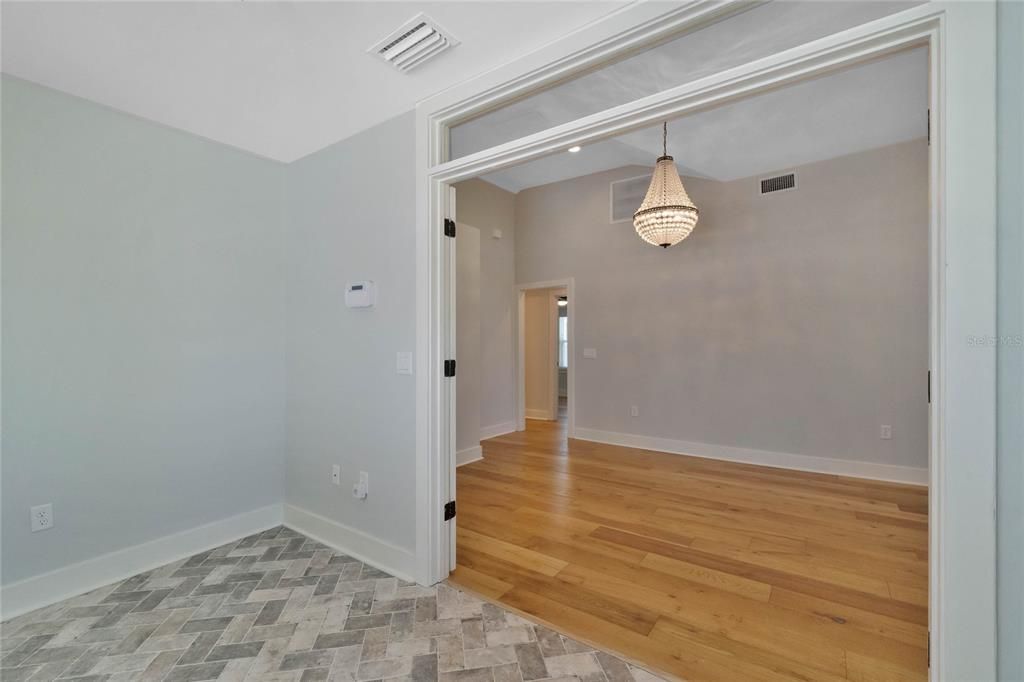 Active With Contract: $550,000 (3 beds, 2 baths, 1511 Square Feet)