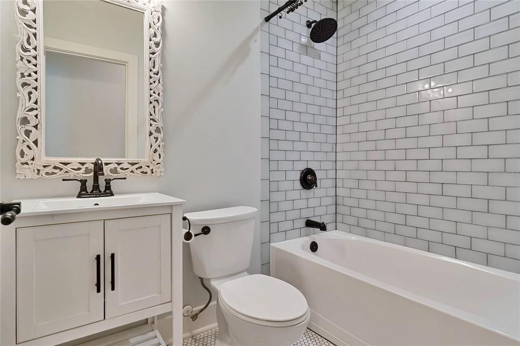 Active With Contract: $550,000 (3 beds, 2 baths, 1511 Square Feet)