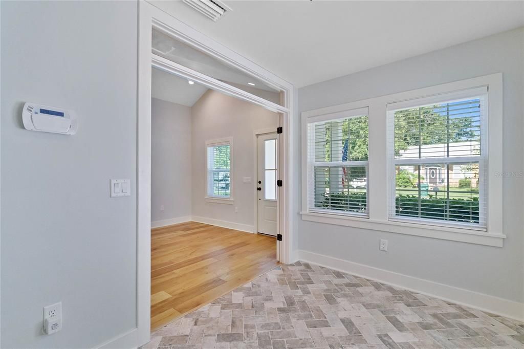 Active With Contract: $550,000 (3 beds, 2 baths, 1511 Square Feet)